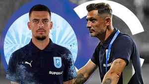 Mirel Rădoi vorbește în premieră despre culisele relației cu fiul său Denis, analist video în staff-ul Universității Craiova: „Asta s-a întâmplat de când avea un an!” EXCLUSIV