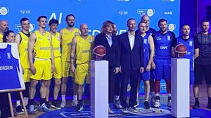 Stelea și Belodedici au jucat baschet și nu s-au făcut de râs! Ce parteneriat s-a semnat și cum se vor numi ligile din România