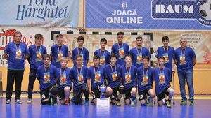 Știința Bacău face legea în sectorul juvenil la masculin. După titlul la juniori 1, Centrul coordonat de Gabriel Armanu a cucerit medalia de aur și la juniori 3