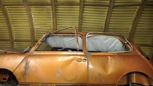 Comoara din tunel pe care a găsit-o un youtuber: a descoperit câteva mașini istorice abandonate!