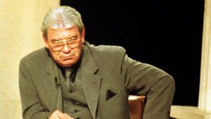 Ienei e sceptic: "Ilie nu ia bani de la Becali?** E un gest de supunere!"