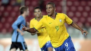 VIDEO FC Porto l-a luat pe "noul Adriano"! Vezi ce știe brazilianul