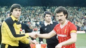 Graeme Souness, amintiri de la meciul despre care Cornel Dinu a spus că Dinamo nu l-a câștigat pentru că nu a "umblat la arbitri". „Polițiștii români ne-au făcut semn că ne taie gâtul”