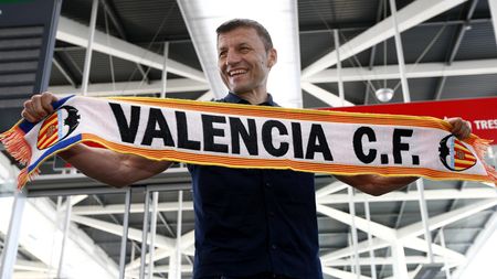 Miroslav Djukic, noul antrenor al echipei FC Valencia