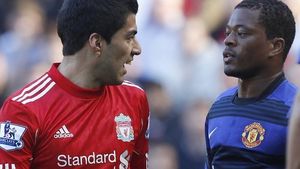 Cea mai TARE veste pentru fanii lui Liverpool: **Evra se întoarce pe Anfield la sfârșitul lunii. Îl așteaptă un infern!