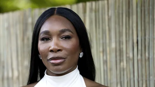 Ce cuplu în showbiz: Venus Williams se iubește, în secret, cu un italian mai tânăr cu 8 ani decât ea! Au fost fotografiați în ipostaze intime pe o barcă