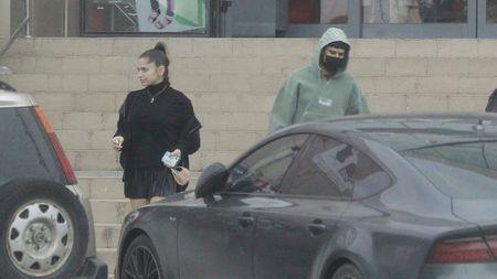 Florinel Coman, surprins într-o ipostază inedită alături de iubită! Ce face „perla” lui Gigi Becali, după accidentarea suferită la națională | VIDEO EXCLUSIV