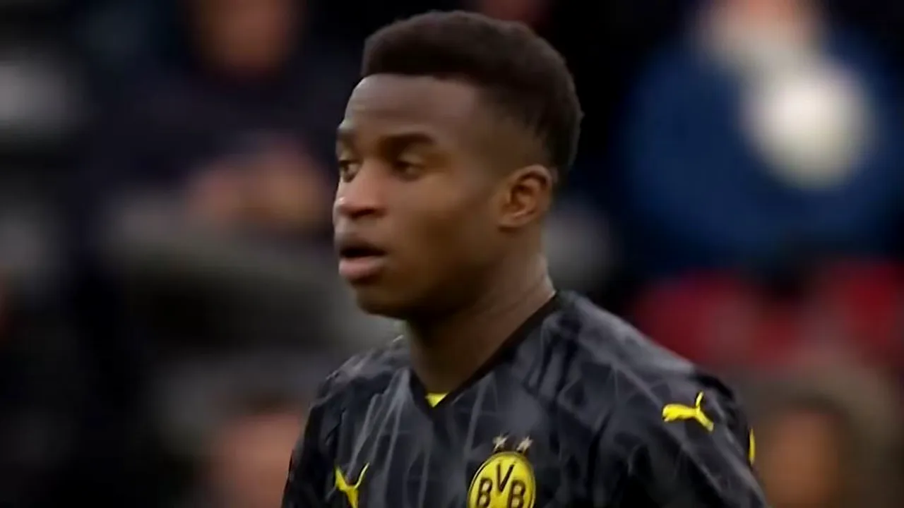 Noua senzație Youssoufa Moukoko se pregătește intens pentru a face față debutului în Bundesliga, pentru Borussia Dortmund, la doar o zi după ce împlinește 16 ani!