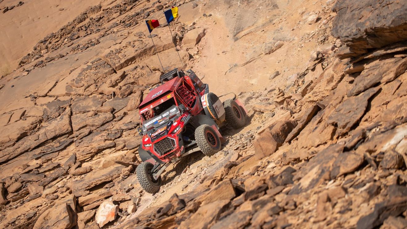 VIDEO | Imagini spectaculoase din Raliul Dakar 2021, de la volanul mașinii pilotate de Claudiu Barbu