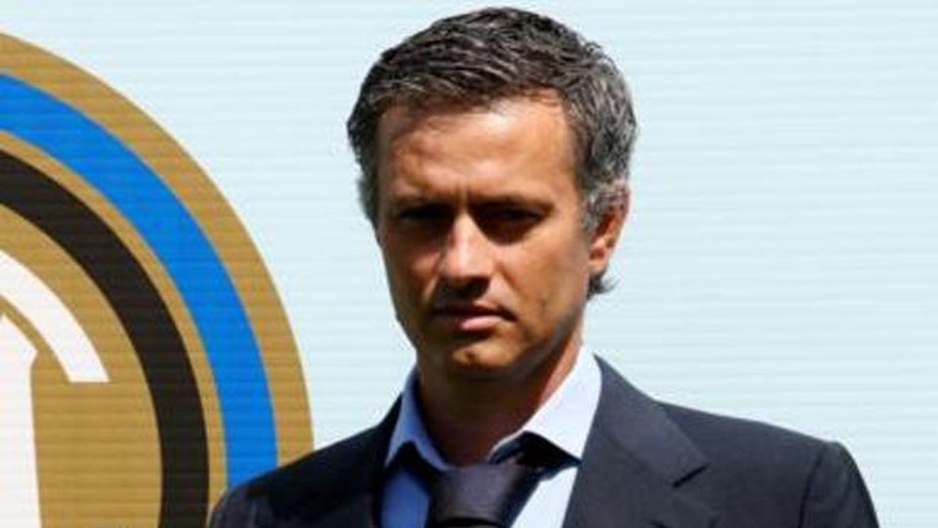 Mourinho: "Îi dedic trofeul lui Mancini"