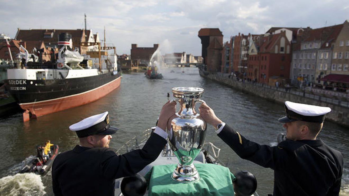 Avioane și elicoptere militare pentru EURO!** Ucraina se pregătește să prevină incidentele cu exerciții antitero