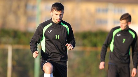 După o scurtă experiență dincolo de Urali, prima achiziție a lui Poli revine și mai încrezător la Timișoara. "Am fost dorit de toată lumea". Atacantul are clauză dacă înscrie mult