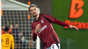 Albion Rrahmani, transferul cu care Mihai Rotaru ar da lovitura la Universitatea Craiova: "A lăsat impresie bună"