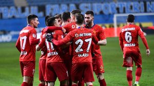 Vali Crețu, furios după conflictul de la pauză cu Leo Grozavu. „M-a înjurat... și mai rău de atât”. Ce a spus fundașul FCSB despre lupta pentru titlu
