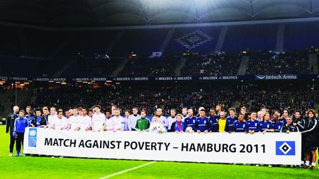 Hagi și Popescu, show într-un meci de Old-boys