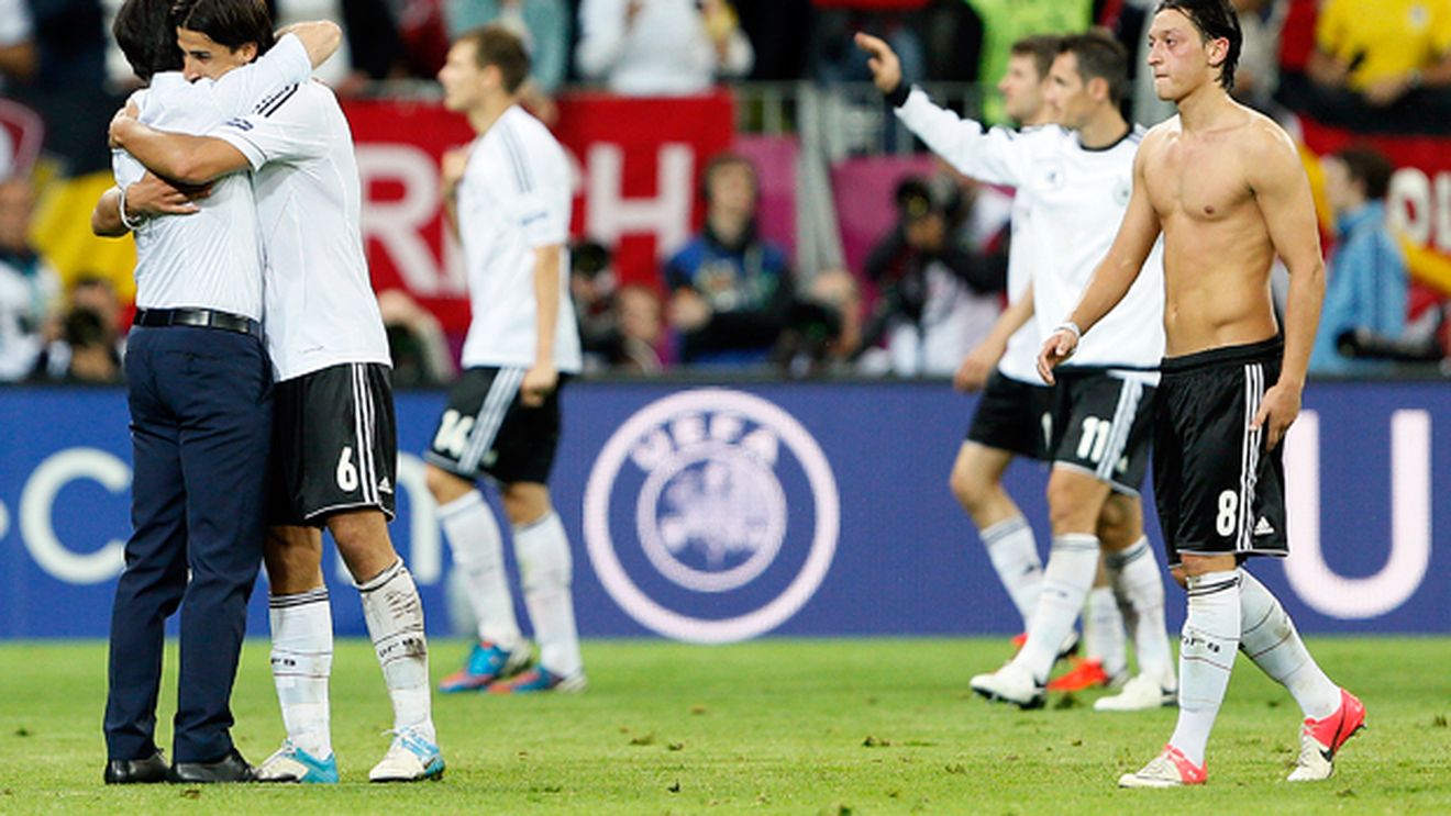 Low: "Avem cea mai tânără echipă, am meritat victoria pe deplin! Grecii au înscris 2 goluri dintr-o ocazie"