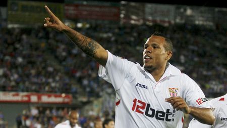 VIDEO** Adriano, la BarÃ§a pentru 9,5 milioane â‚¬! Brazilianul a plecat în lacrimi de la Sevilla