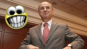 "Copos a zis că iese din fotbal? Ce dacă, și porcu' a zis că nu mai mănâncă rahat:)"