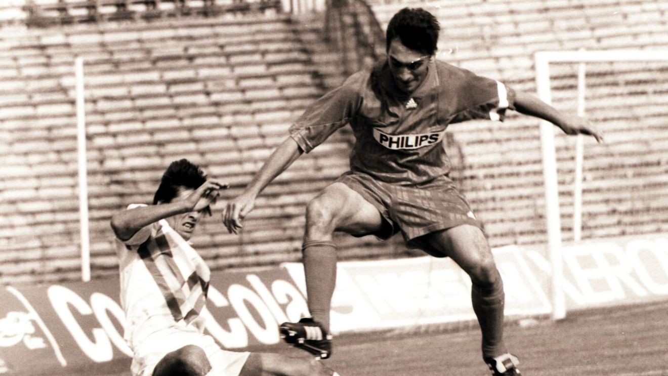 Adevărul despre retragerea lui Ilie Dumitrescu din fotbal, la doar 29 de ani. Ce s-a întâmplat în hotelul în care a luat decizia rămâne învăluit în mister: „Probabil s-a certat cu ei”