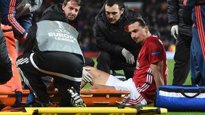 Chuck Norris e copil mic pe lângă Zlatan! Medicii au rămas mască după ce i-au deschis genunchiul lui Ibrahimovic. Ce au observat: "Vor să facă cercetări pe el!"