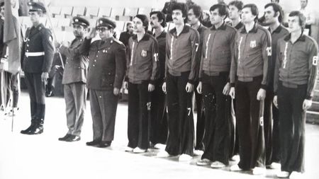 Mărturia unui campion în ziua în care românii merg la vot. "Dacă tatăl meu a luptat cu arma în mână pentru o viață normală, într-o țară civilizată, am considerat că nu-l pot dezamăgi" 