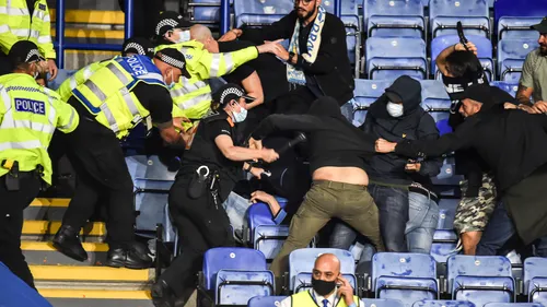 Scandal imens în Anglia! Ultrașii lui Napoli au făcut prăpăd în Europa League. Cum s-a încheiat „războiul” cu Leicester | VIDEO