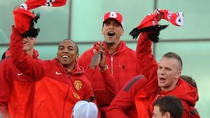 Rusescu poate juca în meciul care va intra în istorie! United îi va permite lui Usain Bolt să joace în partida amicală cu Sevilla