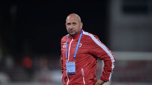 Trei mutări dintr-un foc pentru Dinamo! Jucătorii cu care Miriuță vrea să ajungă în play-off