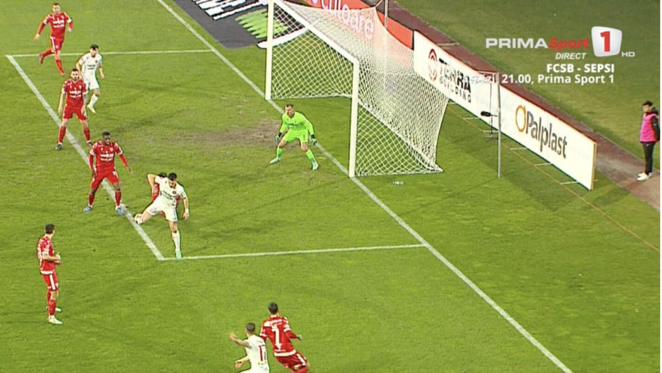 Fază extrem de controversată în Hermannstadt - Dinamo. Arbitrul Ovidiu Hațegan a anulat un gol al gazdelor cu ajutorul VAR: a fost sau nu ofsaid?