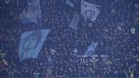 Ultrașii lui Napoli nu vor să vină la meciul cu Barcelona! Va fi "cea mai scumpă partidă" din istoria arenei San Paolo, iar pentru Messi e o premieră