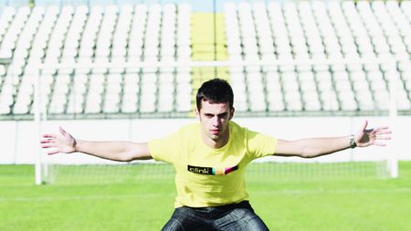 "Piticul" uriaș! Povestea portarului are i-a chinuit pe steliști