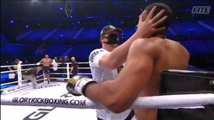 Momentul care a schimbat meciul cu Badr Hari: cum l-a scos antrenorul din „ghearele” knockout-ului marocanului și l-a transformat în eroul României! + VIDEO cu lovitura decisivă!