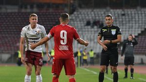 Horațiu Feșnic, arbitrul de la Rapid - Dinamo, e „mumă” pentru giuleșteni și „ciumă” pentru alb-roșii iar dovezile sunt incontestabile. EXCLUSIV  