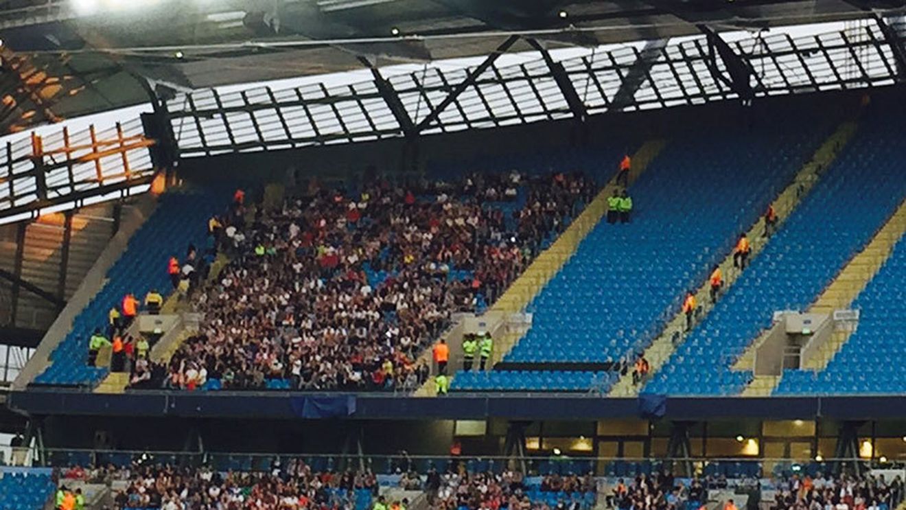 Fanii Stelei au făcut spectacol pe Etihad Stadium. Câți suporteri români au asistat la meciul cu City
