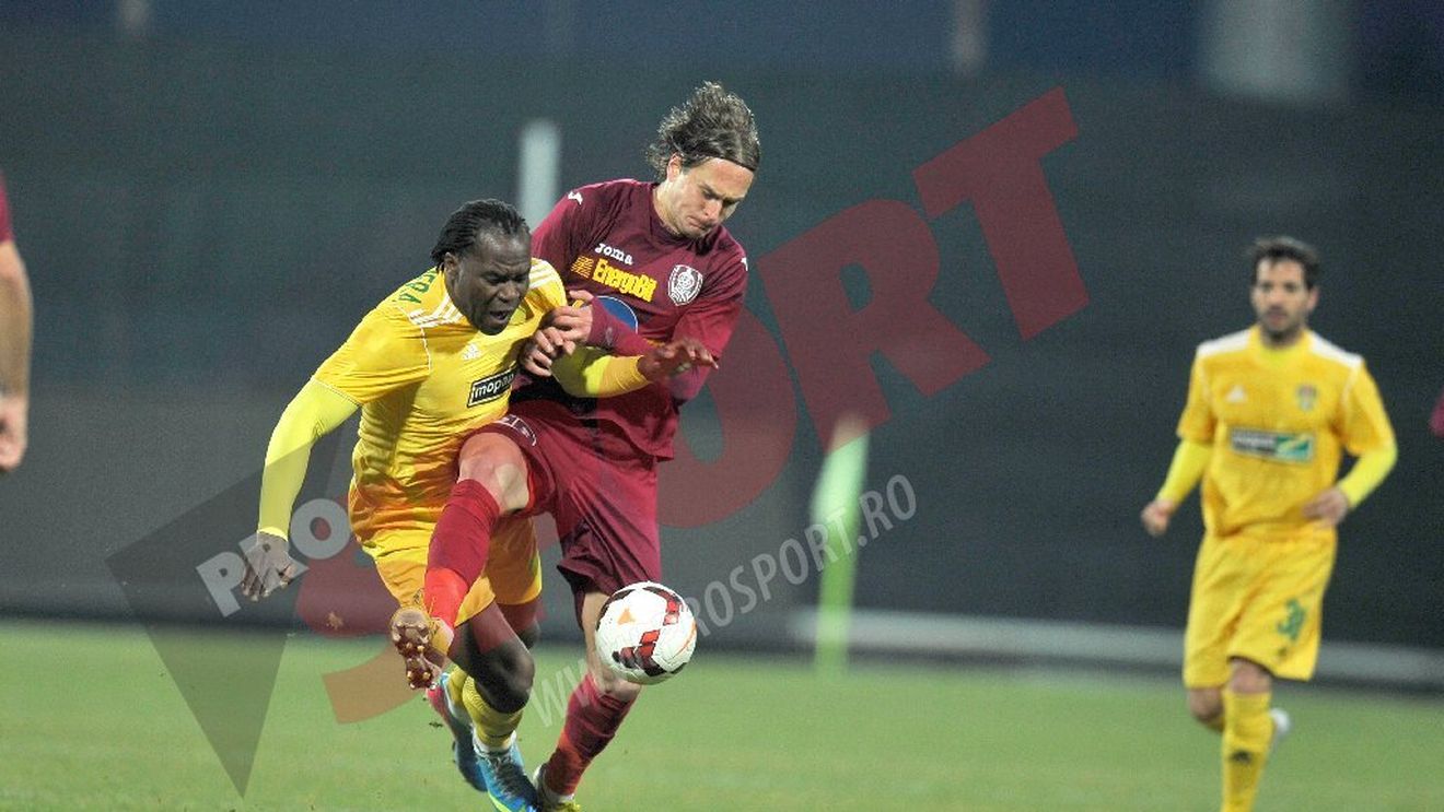 CFR Cluj - FC Vaslui 0-0. Moldovenii, la doar al treilea punct obținut în Gruia din 2005. Ardelenii au jucat aproape o repriză în zece oameni
