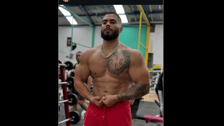 Campionul la bodybuilding de 23 de ani a fost găsit mort în toaleta barului, după ce a fost împușcat de două ori