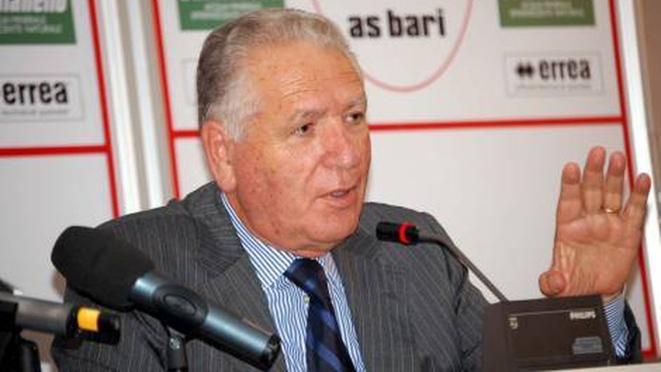 Nu doar în Egipt se aud bubuituri!** O bombă a explodat în fața casei președintelui lui Bari