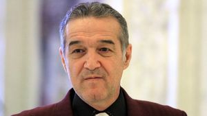 „Gândiți-vă câți antrenori au fost demiși după insuccese în cupele europene!”. Ce spune Narcis Răducan, după un nou eșec în Europa al FCSB-ului | VIDEO EXCLUSIV ProSport Live