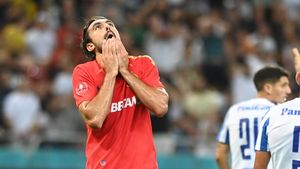 Comuniștii îl salvează pe Gigi Becali. Ce întorsătură ia transferul lui Andrea Compagno de la FCSB: ofertă din China pentru atacantul italian