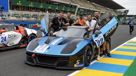 Legătura dintre holurile unei clinici medicale și circuitul de la Le Mans!