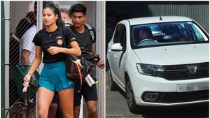 „Nu are nicio jenă!" Reacția britanicilor după ce Emma Răducanu a apărut la volanul unei Dacia Sandero, deși este ambasador Porsche | FOTO