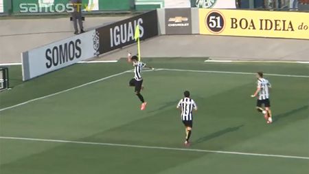 VIDEO | "Noul Neymar" face senzație la Santos. A marcat două goluri de mare atacant și Barcelona e cu ochii pe el