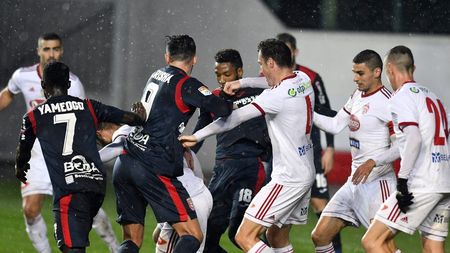 Încă un club din Liga 1 a decis reducerea contractele jucătorilor. ”Au fost diminuate cu 50 la sută. Nu avem probleme financiare, dar a trebuit să ne luăm niște măsuri de precauție”