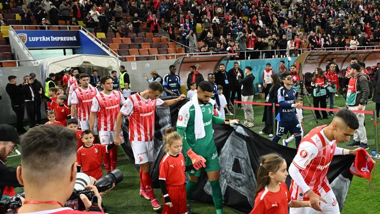 Pierdere de ultim moment pentru Dinamo! Ce s-a întâmplat cu mijlocașul la 2-0 cu FC Botoșani. EXCLUSIV
