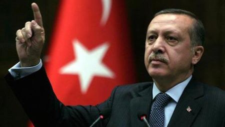 Stare de război pentru un penalty! Arbitrii, sechestrați patru ore după meciul Trabzon - Gaziantep 2-2 și eliberați abia după intrevenția președintelul Turciei!