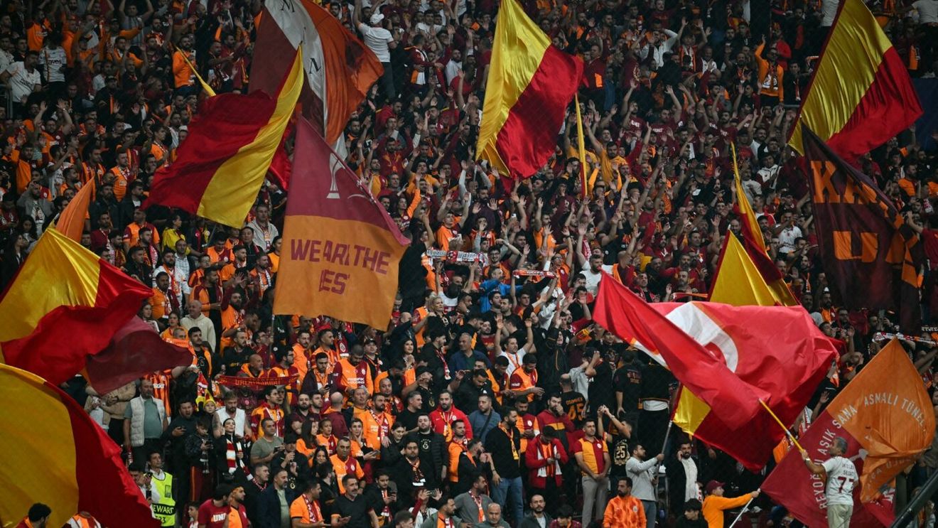 Transferul fotbalistului român la Galatasaray, negociat în mare secret la Intercontinental: „Oferte de la Monaco şi Atletico Madrid”