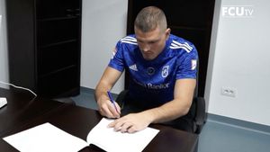 El e noul Ban al Craiovei: salariu de top pentru grecul Kyriakos Papadopoulos! Ce sumă îi dă lunar Adrian Mititelu | EXCLUSIV
