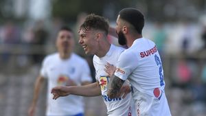 Hagi i-a găsit înlocuitor lui Radaslavescu, cedat la FCSB. Jucătorul din Liga 2 pe care l-a rechemat la Farul