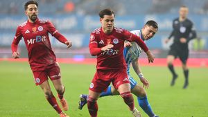 Chinezii și americanii, cu ochii pe fotbaliști în Universitatea Craiova - Oțelul