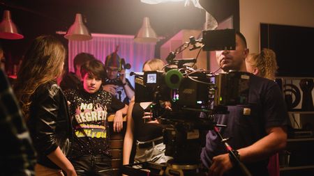 Cine joacă în comedia "Oh, Ramona" și cu câtă nuditate vine rolul lui Smiley de Ziua Îndrăgostiților